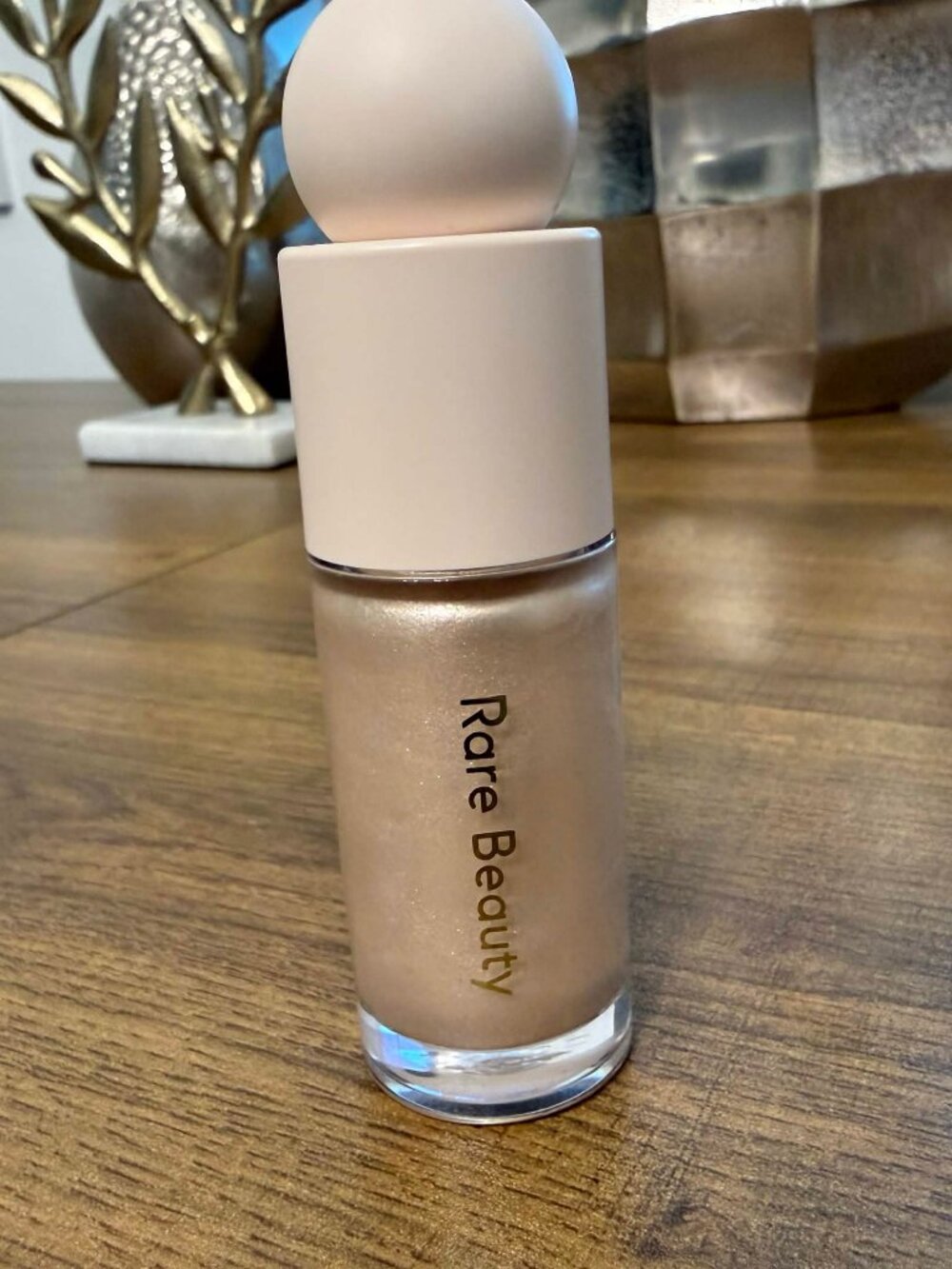 Rare Beauty Positive Light Liquid Luminizer in Enlighten